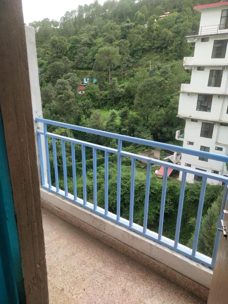 Abuzz Oxfordcaps Chanakya Hostel Solan Ngoại thất bức ảnh